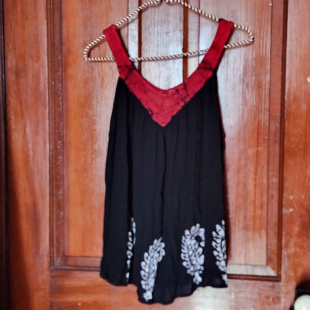Shoreline Embroidered Tank Top Free Size